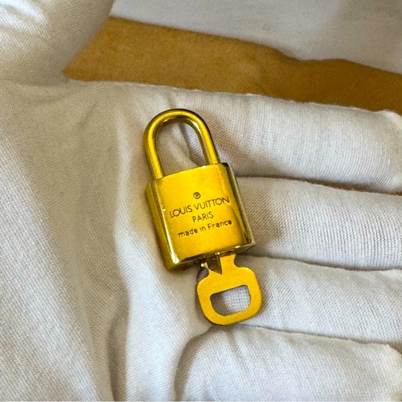 Louis Vuitton Lock & Key set#304 - Picture 2 of 3